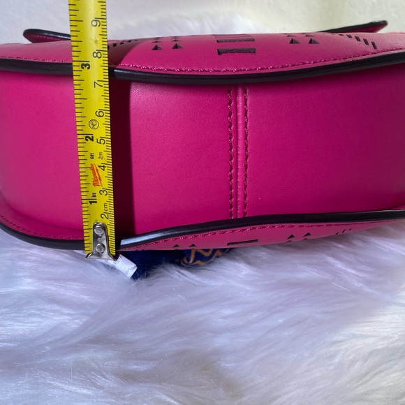 Henri Bendel Pink Circle Bag - Picture 14 of 14